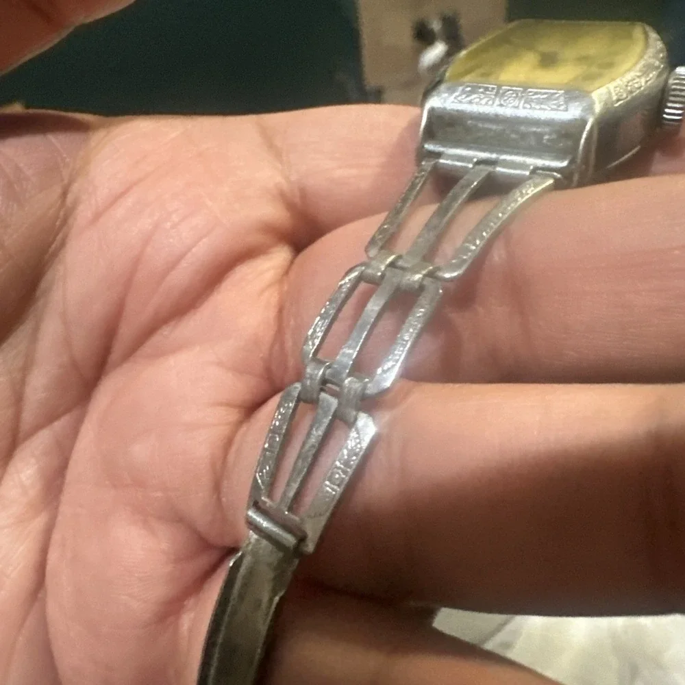 Vintage Ingraham Mens Watch Wrist-Fit Manual Wind 29mm-it Works But Need Servcng